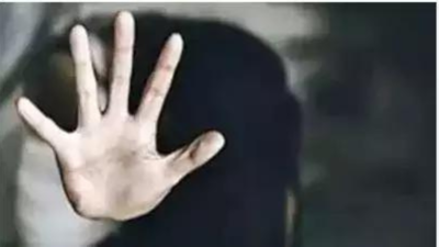 Aunt's call from abroad saves girl from dad's abuse