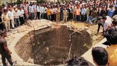 Mandsaur accident: Man who rescued 3 from drowning in well dies after inhaling poisonous gas