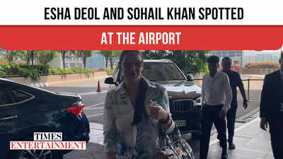 Esha Deol was spotted at the airport