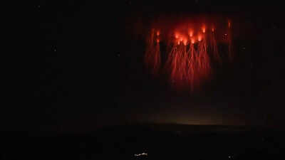 Mysterious red light flashes appeared in France; what was it in the sky? Here’s a look