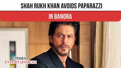 Shah Rukh Khan spotted in Bandra incognito