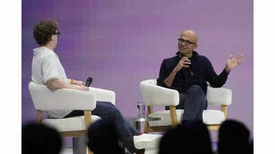 Facebook CEO Mark Zuckerberg fails to answer a question he asked Microsoft CEO Satya Nadella