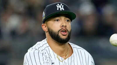 Yankees take surprising action on Devin Williams after shaky start