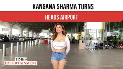 Kangana Sharma’s sizzling airport look stuns fans