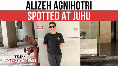 Alizeh Agnihotri Caught in Candid Moments at Juhu