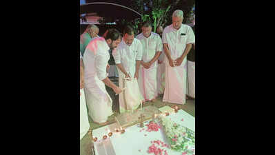 On day of Vizhinjam port inauguration, Congress remembers late CM Oommen Chandy