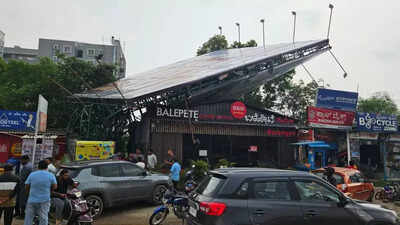 Bengaluru residents fear for safety as illegal hoardings dot Sarjapur roads