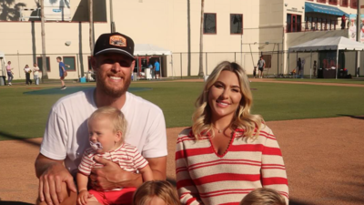 Zack Wheeler's wife Dominique captures sweet fatherhood moment with Phillies ace and their children