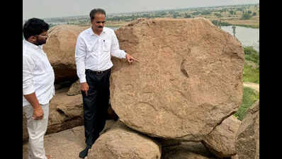 Rock art dating back to Neolithic period discovered in Nalgonda