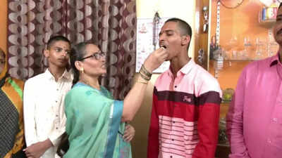 Parents throw cake party to cheer up son who failed SSLC exams in Karnataka