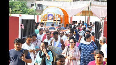 Mortal remains of Yoga guru Swami Sivananda consigned to flames