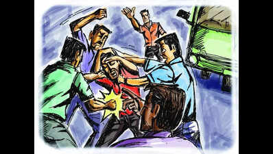 Goons ram SUV into car, assault & loot driver