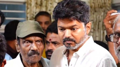 Thalapathy Vijay visits Goundamani to offer condolences after wife Shanti's demise