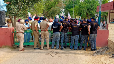 Punjab police intensify crackdown on farmers, block protesters from reaching Shambhu police station