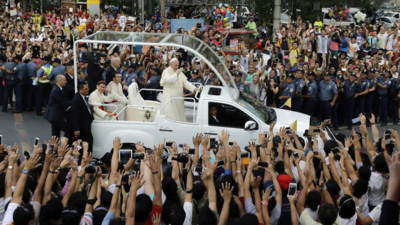 Popemobile to become mobile clinic for Gaza's children