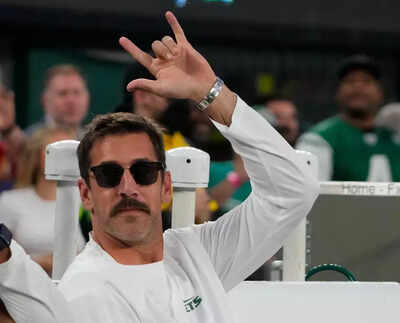 Are the Steelers setting a countdown for Aaron Rodgers after drafting Will Howard?