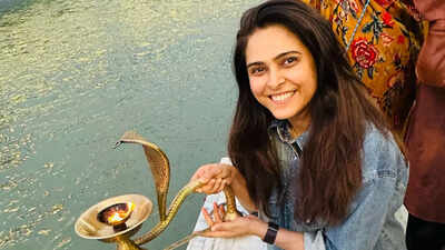 Madhurima Tuli takes a spiritual trip to Rishikesh despite suffering from a slip disc; says ‘It was extremely emotional for me and I had happy tears’
