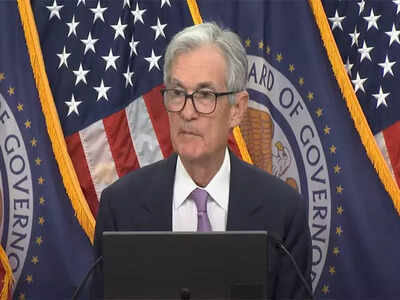 US Fed leaves rate unchanged, says inflation risk higher
