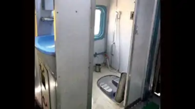 Body found hanging in train toilet of Ahmedabad–Kolkata Express at Sagar railway station in Madhya Pradesh
