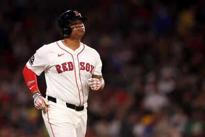 "Can’t have this attitude"- Fans blast Rafael Devers for setting bad sportsmanship example after refusing to play at first base for Red Sox