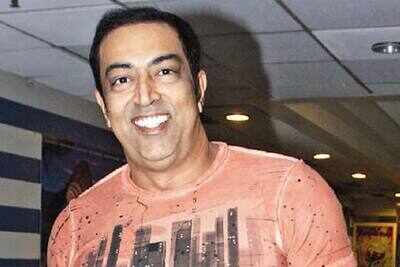 Vindu at Amit Mishra's b-day bash