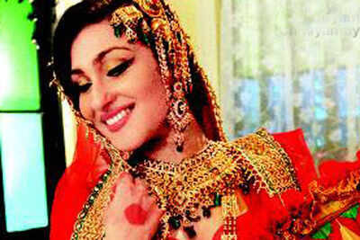 Rituparna does her first mujra!