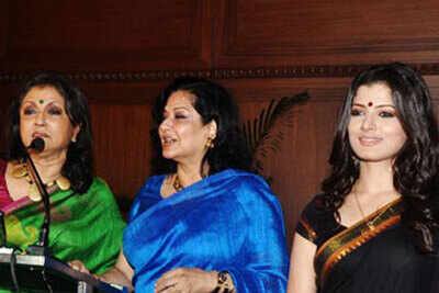 Goynar Baksho is a tale of three generations!