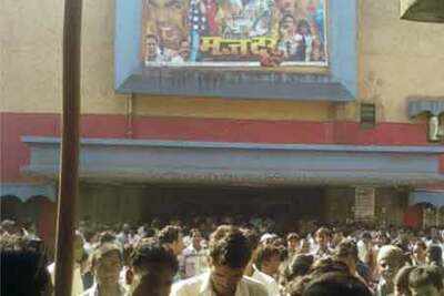 'Mazdoor' opens on a positive note