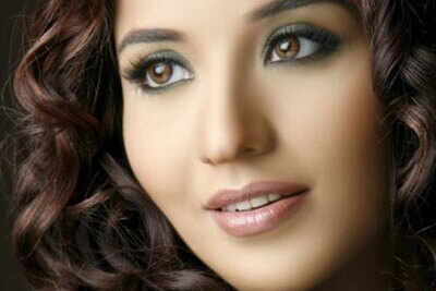Monalisa in Ab Dabangg Mora Balma