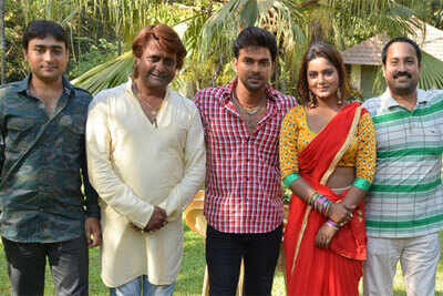 Pawan Singh and Anjana in Vinay Bihari's next