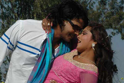 Viraj Bhatt starts shooting for his next