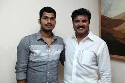 Sarath Kumar celebrates Ustad Hotel's success