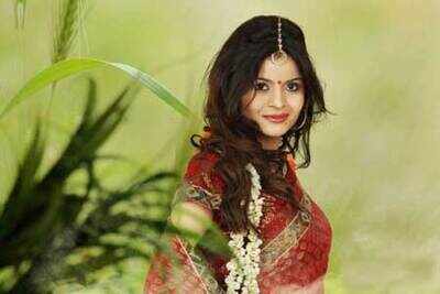 Gehana Vasisth comes to Tollywood
