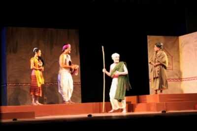 Theatre Review: Aashadhatil Ek Divas