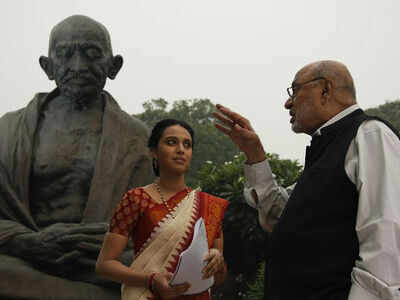 Swara Bhaskar anchors Shyam Benegal's Samvidhaan