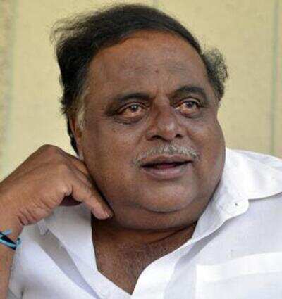 Ambareesh to shake a leg in Ambareesha