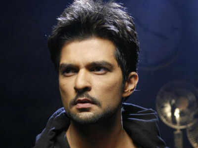 Raqesh Vashisth quits Qubool Hai, Surbhi stays back