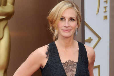 Julia Roberts delivers 'harsh' eulogy at half-sister's funeral