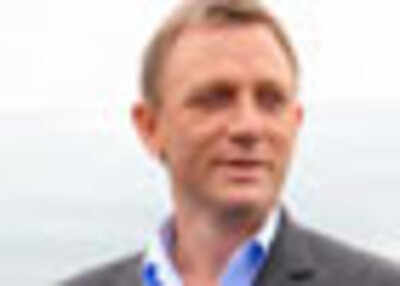 Daniel Craig all for a black Bond