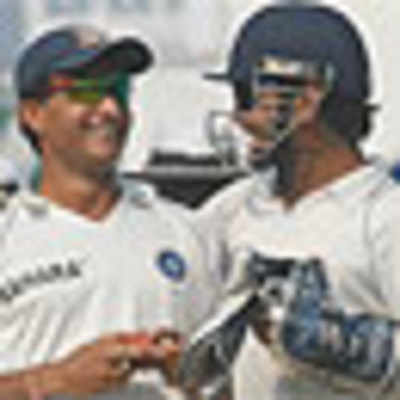 Dhoni S Farewell Gestures For Ganguly Kumble New Zealand In India