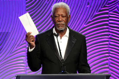 Morgan Freeman safely lands malfunctioning plane