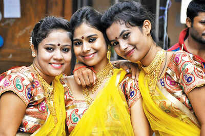 Students of Institute of Management and Sciences organise a get-together in Indore