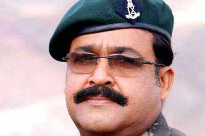 Online war between Joy Mathew and Dr Biju over Mohanlal