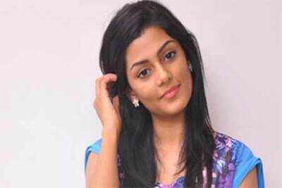 Anisha Ambrose to romance Pawan Kalyan!