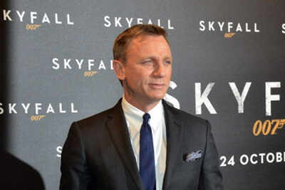 Daniel Craig spotted filming 'Spectre' in London