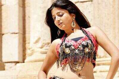 Poonam Kaur to do Belly Dance