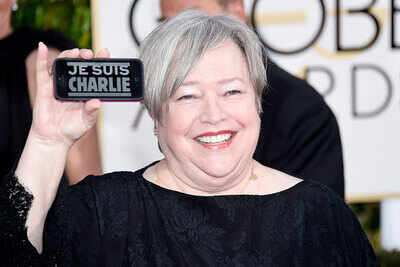 Kathy Bates injures herself at Golden Globe Awards