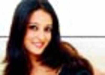 Bhupathi, Raima get cosy!