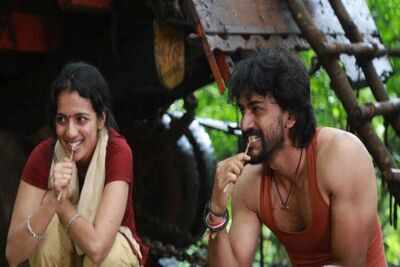 Watch Dhananjaya and Sruthi Hariharan on the small screen