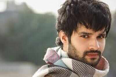 Suraj Gowda to romance Amulya